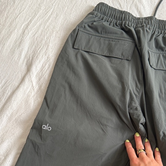 ALO Yoga Gray Cargo Pants - Picture 3 of 3
